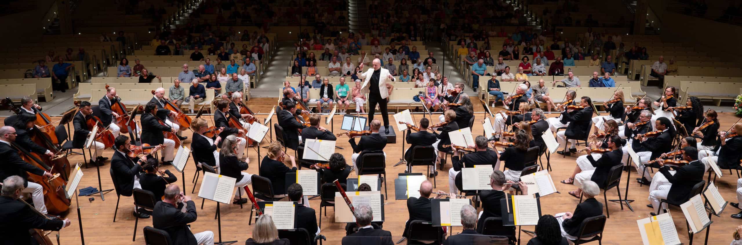 Rossen Milanov conducting the Chautauqua Symphony Orchestra